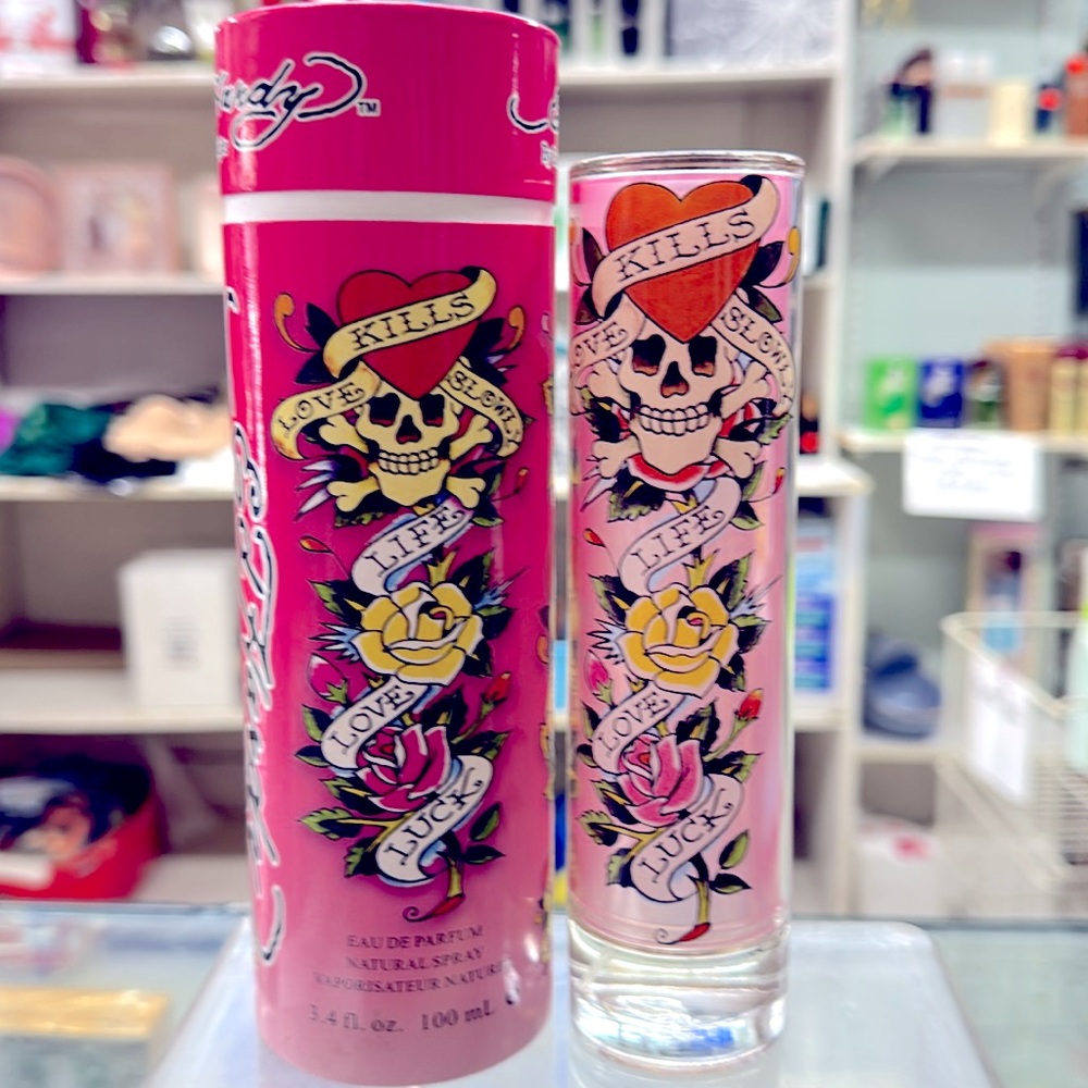 Woman Ed Hardy LIFE LOVE โค๏ธ Luck - Picture 2 of 3